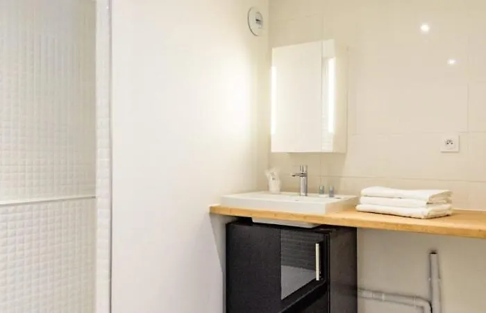 302 - Duplex Moderne - Jeanne D'arc, *